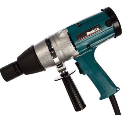 Ударный гайковерт Makita 6906 - инструмент для сверхтяжелых работ, этому способствует большой крутящий момент в 588 Нм