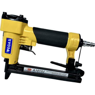 Скобозабивной пистолет Pegas pneumatic 1013J 1034 - идеальный вариант для небольших объемов работ в домашних условиях и