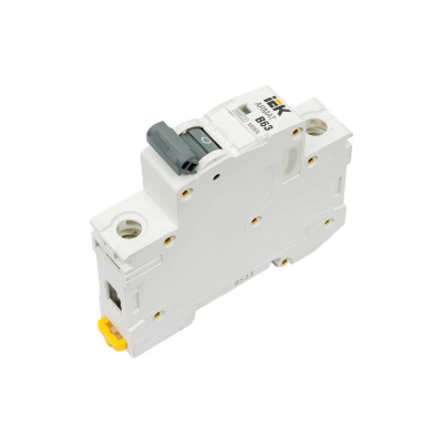 Автоматический выключатель IEK M06N 1P B 63А