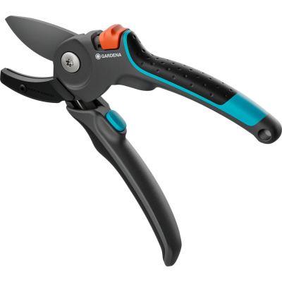 Секатор PremiumCut Pro Dry Wood Gardena