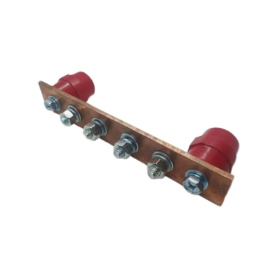 Шина ДМЗ ГЗШ180x20x3, 4хМ8, медная, с изоляторами ДМЗ.180.20.3.4-М8